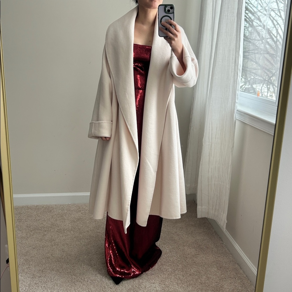 Reformation red sequin dress. Size 2 - Picture 15 of 16